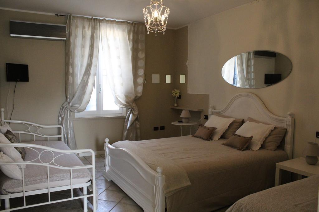 Maison Fortune Castelnuovo del Garda Room photo